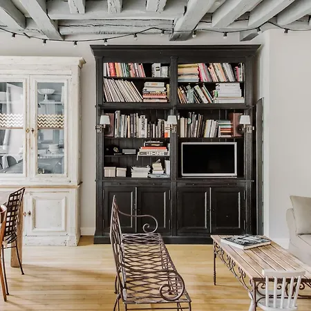 Beautiful Parisian Full Of Light דירה פריז