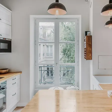 Beautiful Parisian Full Of Light * Paris