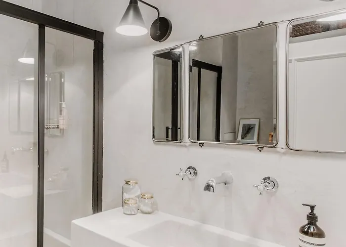 Beautiful Parisian Full Of Light *